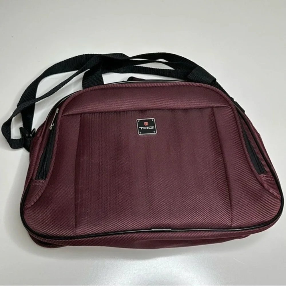 TAG Travel Bag Burgundy‎ Nylon Carry On Weekend Duffel Bag